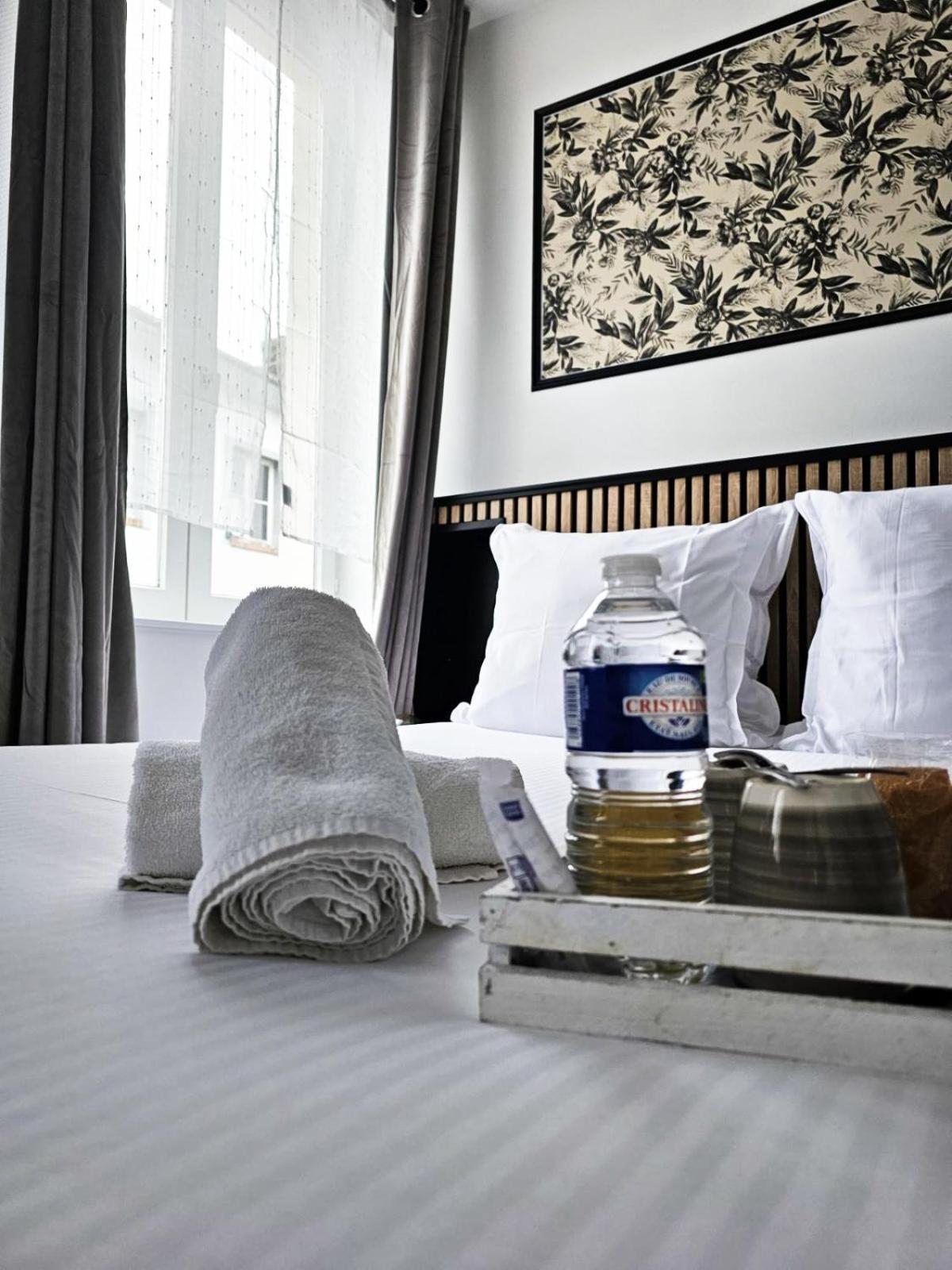 Hotel Le Lion D'Or Bernay  Zewnętrze zdjęcie