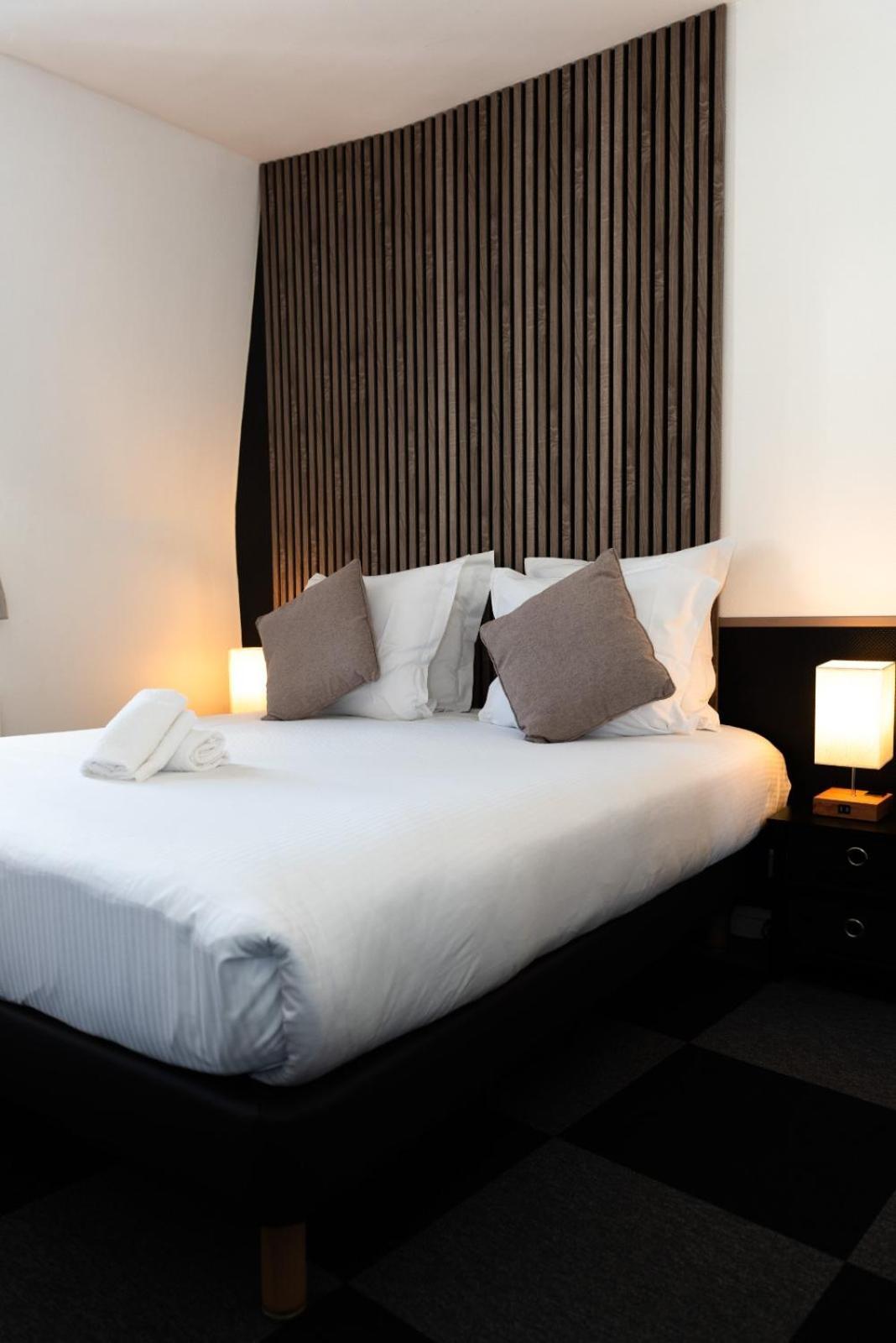 Hotel Le Lion D'Or Bernay  Zewnętrze zdjęcie