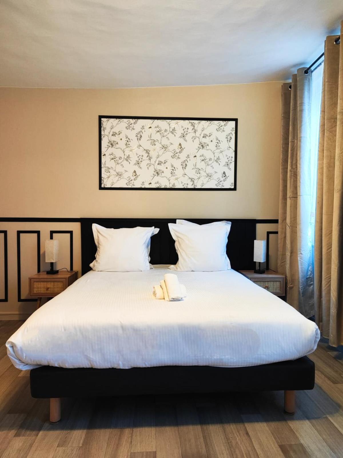 Hotel Le Lion D'Or Bernay  Zewnętrze zdjęcie