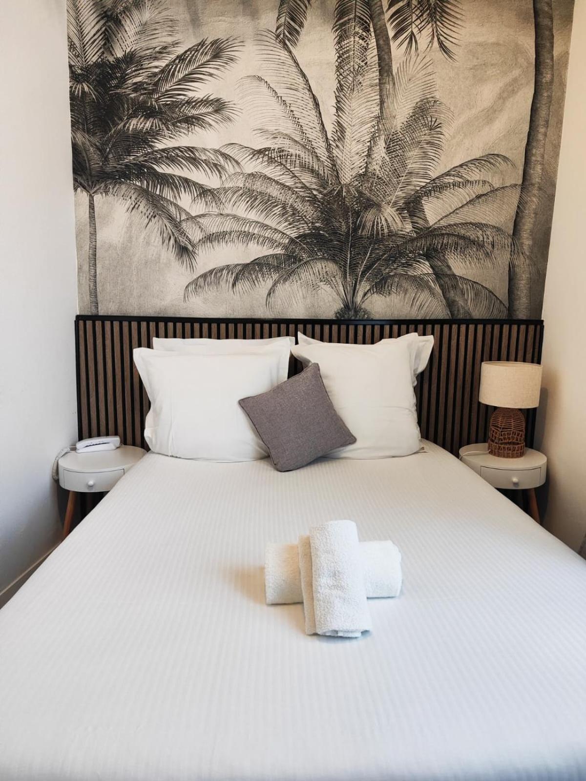 Hotel Le Lion D'Or Bernay  Zewnętrze zdjęcie