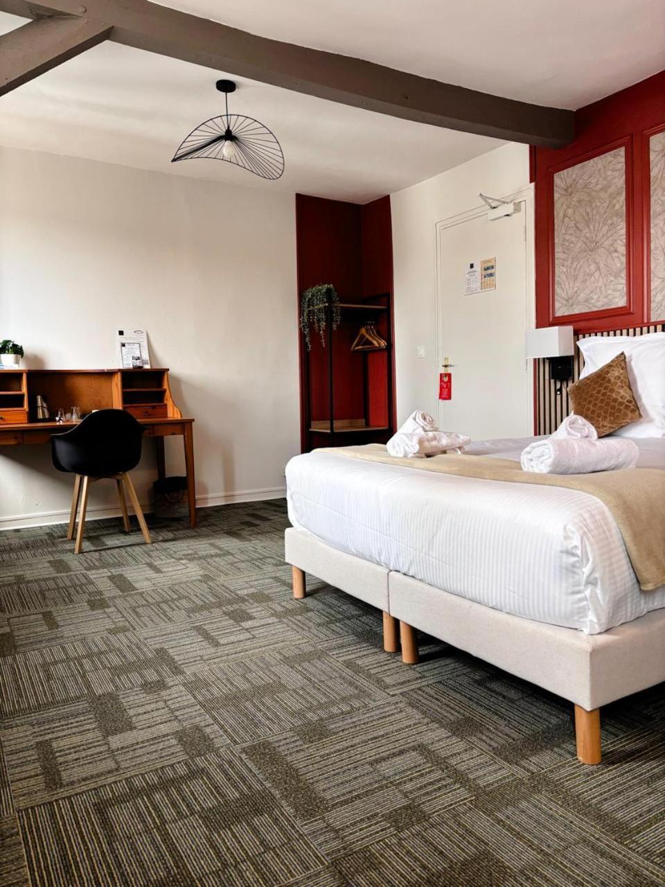Hotel Le Lion D'Or Bernay  Zewnętrze zdjęcie