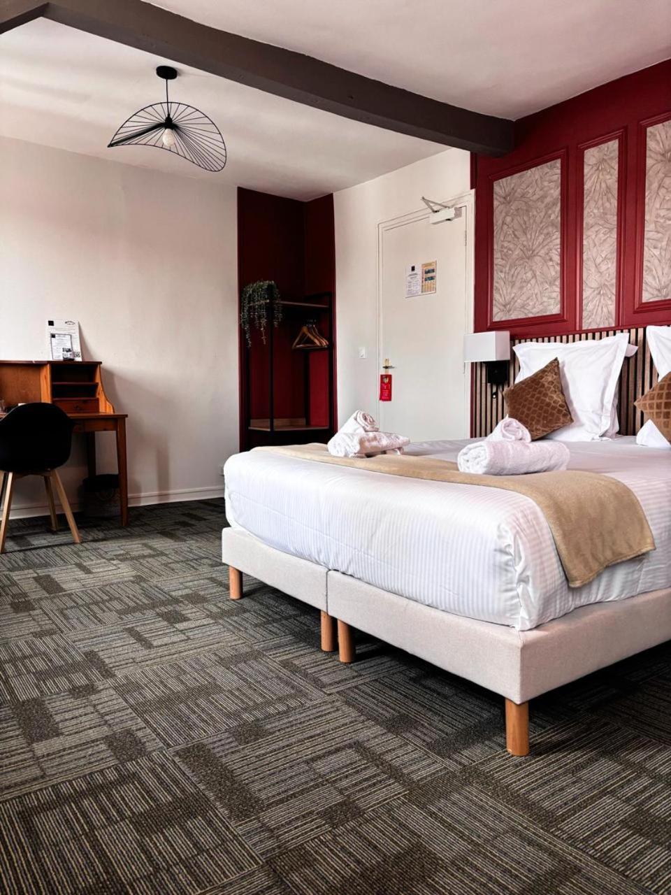 Hotel Le Lion D'Or Bernay  Zewnętrze zdjęcie